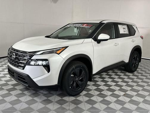 Everest White Pearl Tricoat 2026 Nissan Rogue SV