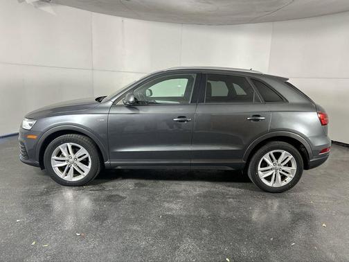 Daytona Gray Pearl Effect 2018 Audi Q3 2.0T Premium