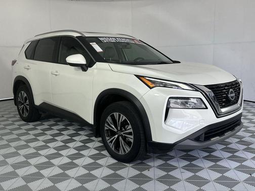 Pearl White Tricoat 2023 Nissan Rogue SV