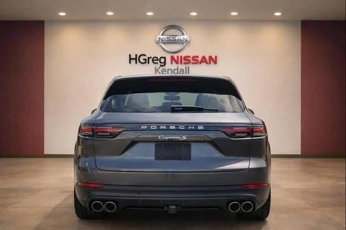 Quartzite Metallic 2019 Porsche Cayenne S