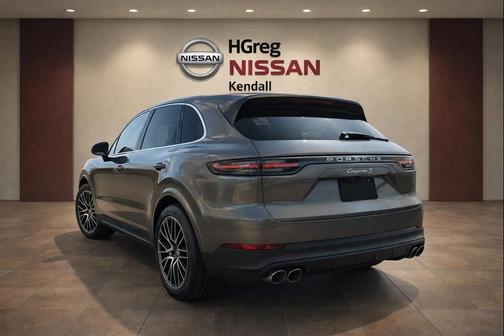 Quartzite Metallic 2019 Porsche Cayenne S