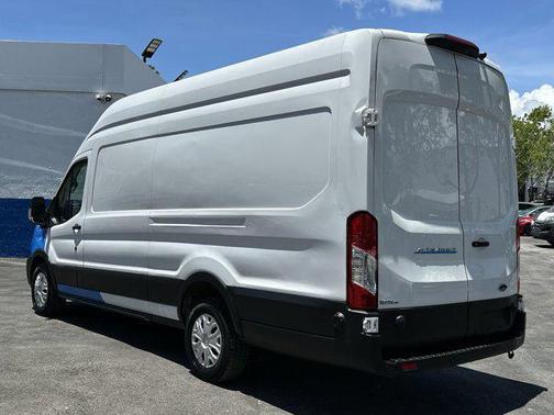 2022 Ford Transit-350 Base