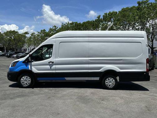 2022 Ford Transit-350 Base