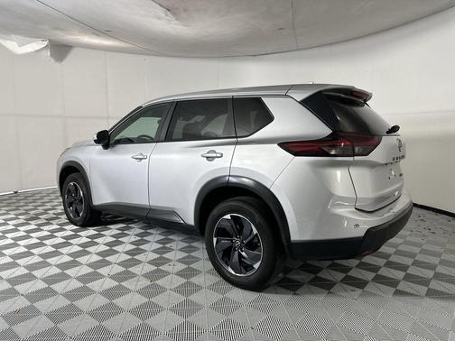 Brilliant Silver Metallic 2024 Nissan Rogue SV