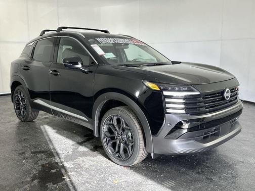 Super Black 2026 Nissan Kicks SR