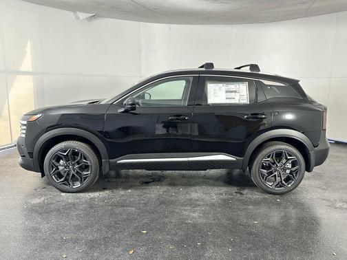 Super Black 2026 Nissan Kicks SR