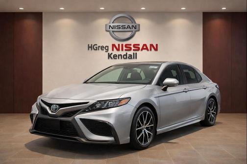 Celestial Silver Metallic 2023 Toyota Camry SE