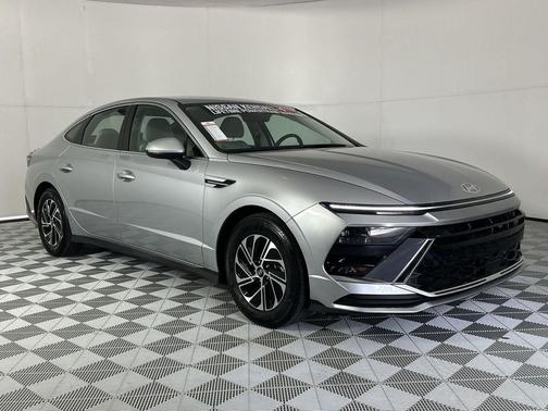 Aero Silver 2026 Hyundai SONATA Hybrid Base