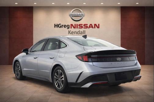 Aero Silver 2026 Hyundai SONATA Hybrid Base