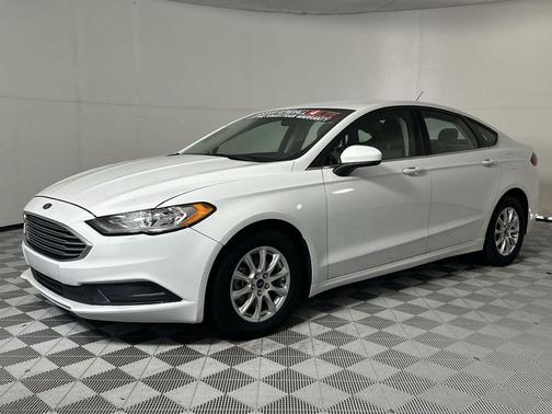 OXFORD WHITE 2018 Ford Fusion S