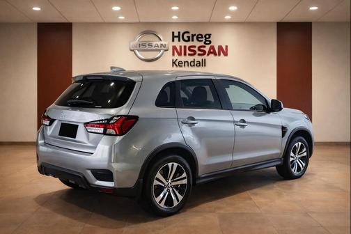 Mercury Gray Metallic 2024 Mitsubishi Outlander Sport 2.0 ES