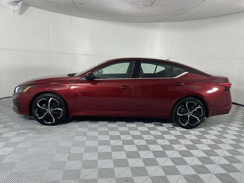 Scarlet Ember 2025 Nissan Altima SR FWD