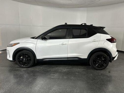 2021 Nissan Kicks SR