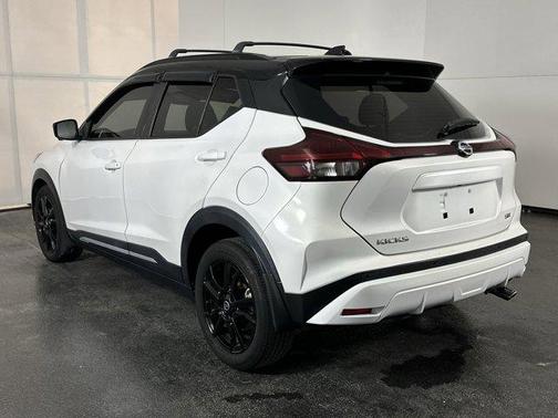 2021 Nissan Kicks SR