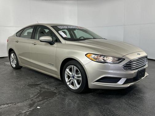 WHITE GOLD 2018 Ford Fusion Hybrid S