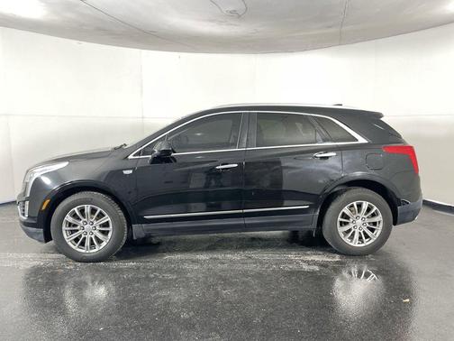 Stellar Black Metallic 2017 Cadillac XT5 Luxury
