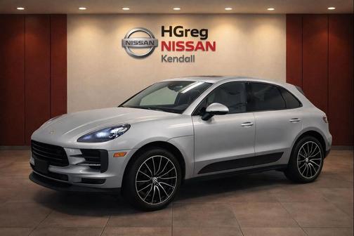 Dolomite Silver Metallic 2021 Porsche Macan Macan