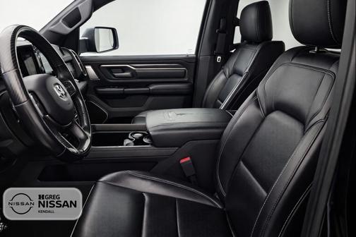 Diamond Black Crystal Pearlcoat 2021 RAM 1500 Limited