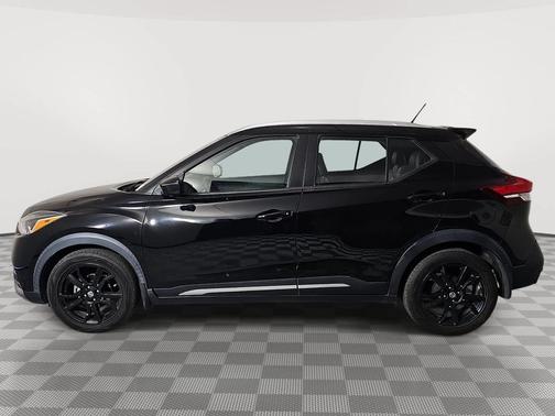 Super Black 2020 Nissan Kicks SR