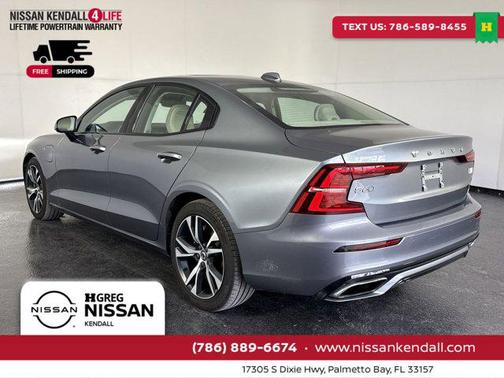 2021 Volvo S60 Recharge Plug-In Hybrid T8 R-Design Expression