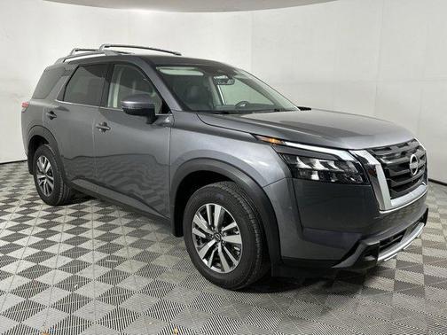 2025 Nissan Pathfinder SL FWD