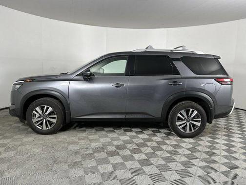 2025 Nissan Pathfinder SL FWD