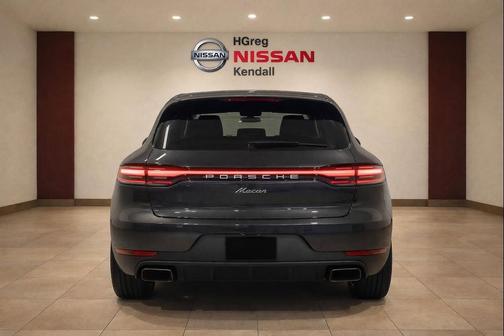 Volcano Grey Metallic 2022 Porsche Macan Macan