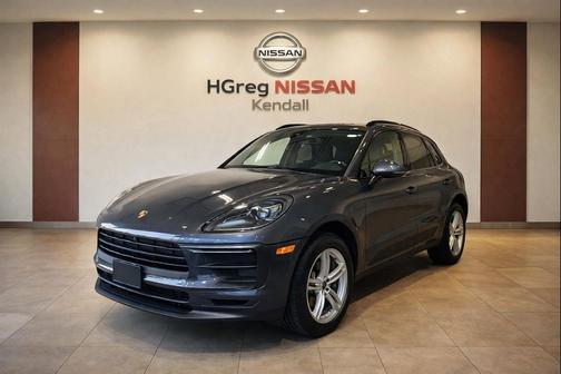 Volcano Grey Metallic 2022 Porsche Macan Macan