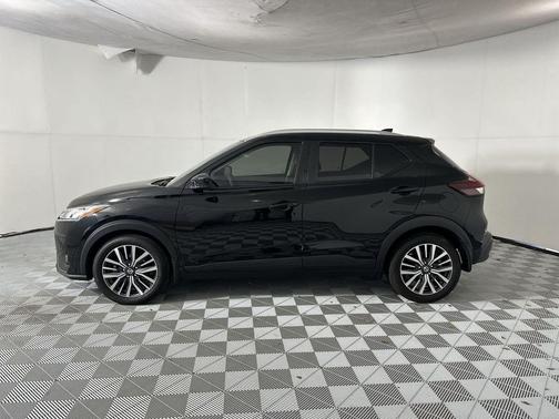 Super Black 2021 Nissan Kicks SV