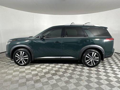 2023 Nissan Pathfinder Platinum FWD