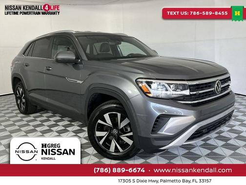 Platinum Gray Metallic 2022 Volkswagen Atlas Cross Sport 2.0T SE