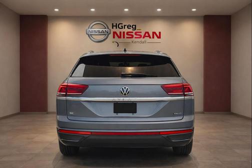Platinum Gray Metallic 2022 Volkswagen Atlas Cross Sport 2.0T SE