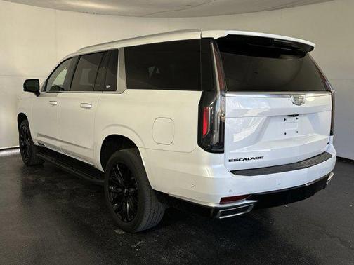 2022 Cadillac Escalade ESV Premium Luxury