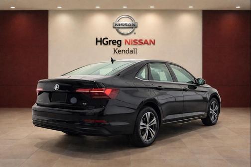 Deep Black Pearl 2024 Volkswagen Jetta 1.5T SE