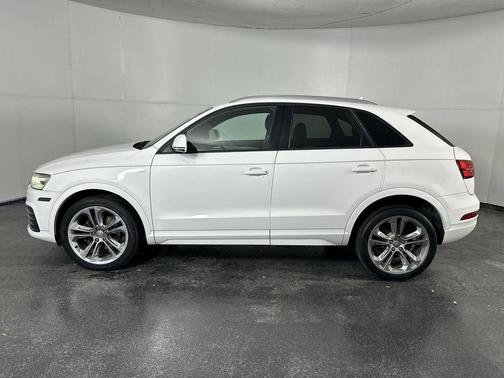 Glacier White Metallic 2018 Audi Q3 2.0T Premium