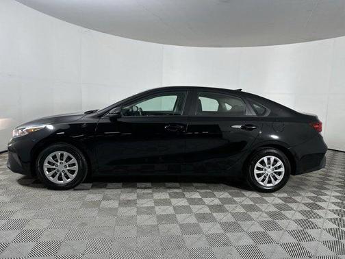 2022 Kia Forte FE