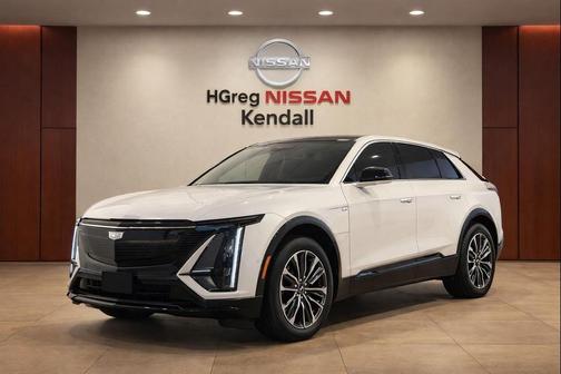 Crystal White Tricoat 2024 Cadillac LYRIQ Sport