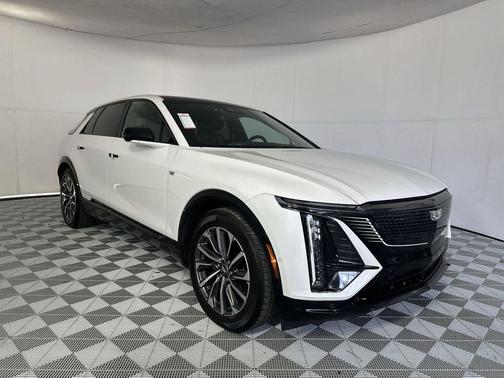 Crystal White Tricoat 2024 Cadillac LYRIQ Sport