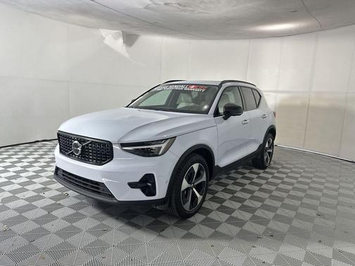 Blue 2026 Volvo XC40 Plus, B5 AWD Gas (mild hybrid), Dark
