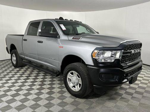 2021 RAM 3500 Tradesman Crew Cab 4x4 6'4' Box