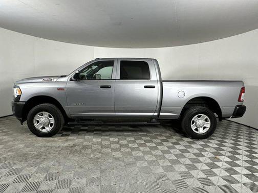 2021 RAM 3500 Tradesman Crew Cab 4x4 6'4' Box