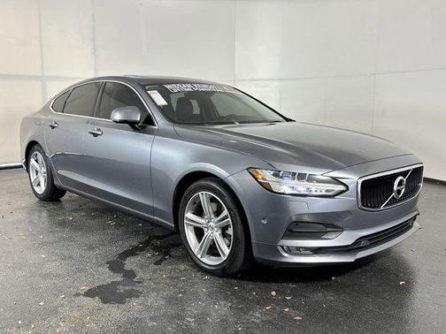 2017 Volvo S90 T5 Momentum