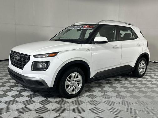 Ceramic White 2020 Hyundai VENUE SEL