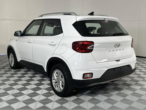 Ceramic White 2020 Hyundai VENUE SEL
