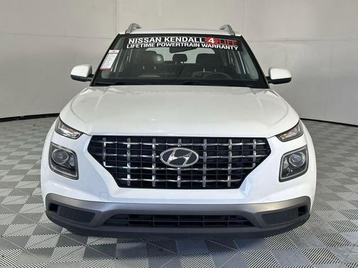 Ceramic White 2020 Hyundai VENUE SEL