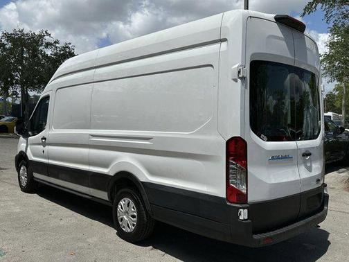 2022 Ford Transit-350 Base