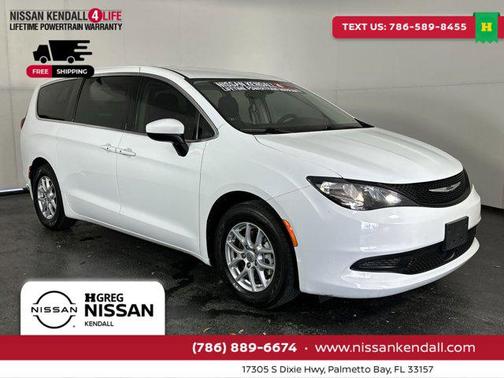 2023 Chrysler Voyager LX