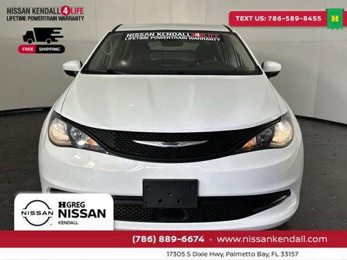 2023 Chrysler Voyager LX