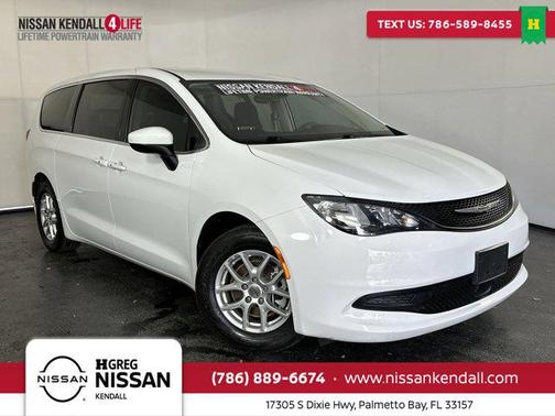 2023 Chrysler Voyager LX