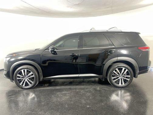 2024 Nissan Pathfinder Platinum 4WD